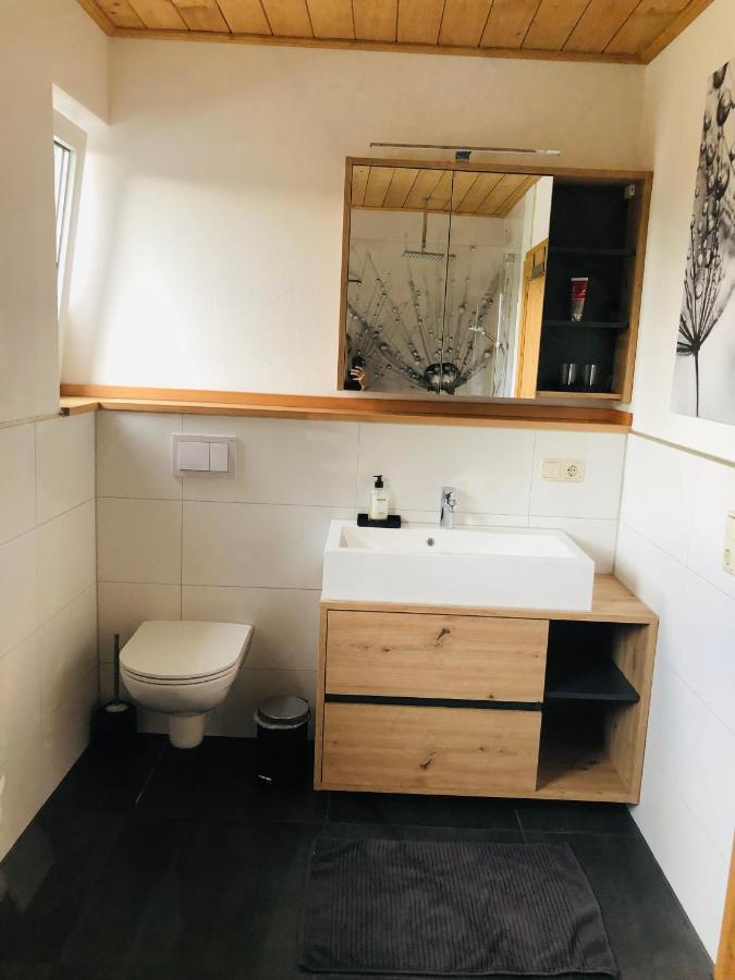 Ruhige Ferienwohnung Direkt Am Rennsteig Neuhaus am Rennweg Exterior foto